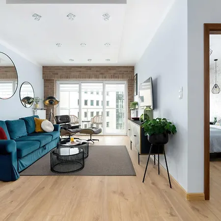 Przytulny Apartament Z Parkingiem Poznan Towarowa 41 By Heyrent Познань